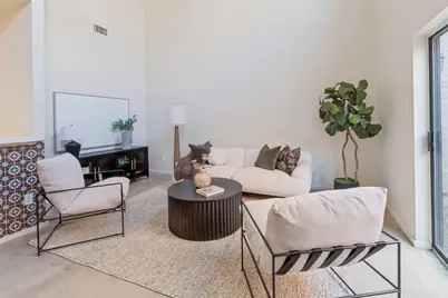 1725 N Fitzhugh Avenue, Dallas, TX 75204 - Photo 4
