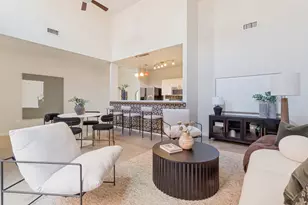 1725 N Fitzhugh Ave, Dallas, TX 75204 - Photo 1
