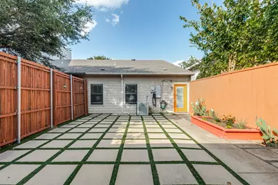 1725 N Fitzhugh Avenue, Dallas, TX 75204 - Photo 2