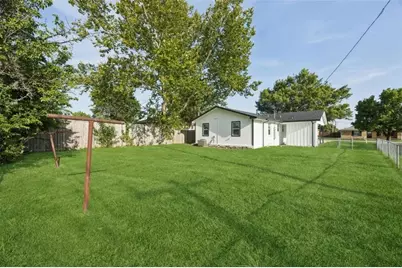 300 E Hazelwood Street, Princeton, TX 75407 - Photo 14