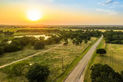 8606 Star Hollow Road, Lipan, TX 76462 - Photo 34