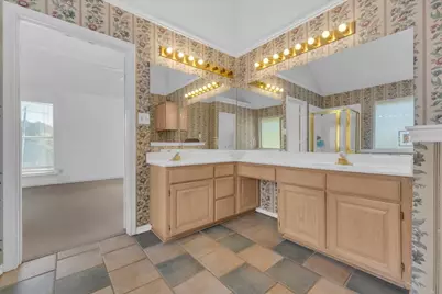 2200 Meadowstone Drive, Carrollton, TX 75006 - Photo 10