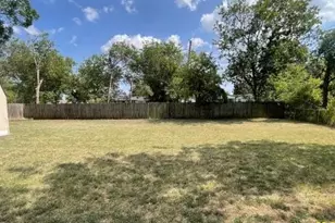 2332 Glencrest Dr, Fort Worth, TX 76119 - Photo 4