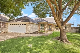 10200 Fieldcrest Dr, Benbrook, TX 76126 - Photo 2