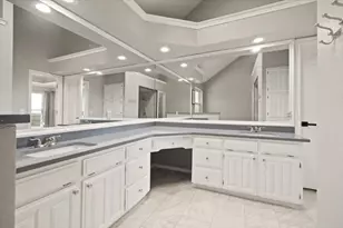 10200 Fieldcrest Dr, Benbrook, TX 76126 - Photo 20