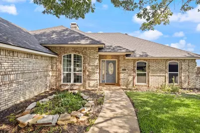 10200 Fieldcrest Drive, Benbrook, TX 76126 - Photo 4