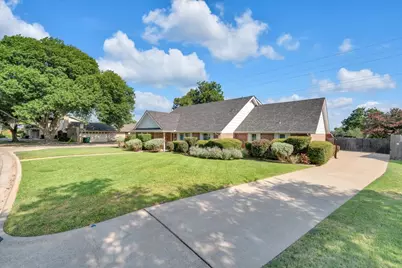4412 Fiesta Circle E, Fort Worth, TX 76133 - Photo 2