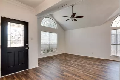 319 Kessler Drive, Euless, TX 76039 - Photo 2