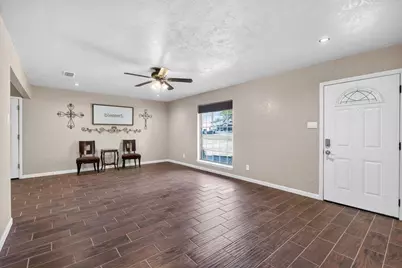 164 Creekview Drive E, Red Oak, TX 75154 - Photo 4