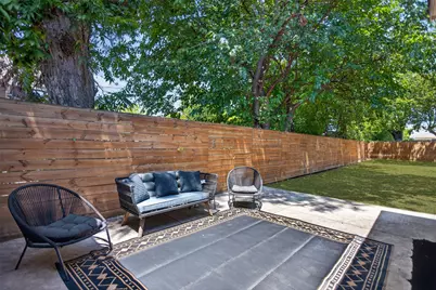 2511 Gladstone Drive, Dallas, TX 75211 - Photo 10