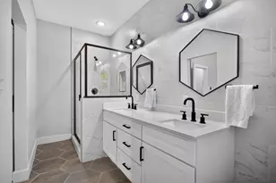 2511 Gladstone Dr, Dallas, TX 75211 - Photo 6