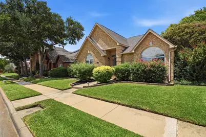 313 Pecos Drive, Irving, TX 75063 - Photo 2