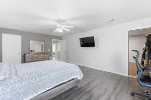 172 High School Dr, Lewisville, TX 75057 - Photo 28