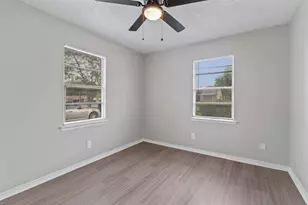 3847 Castle Hills Dr, Dallas, TX 75241 - Photo 6