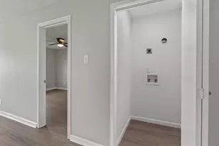 3847 Castle Hills Dr, Dallas, TX 75241 - Photo 10