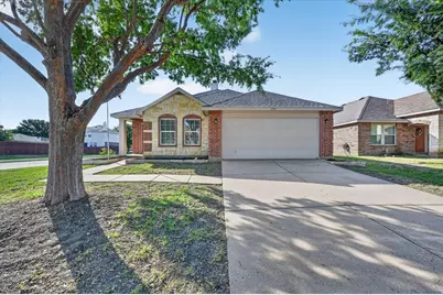 1337 Gayle Street, Burleson, TX 76028 - Photo 2