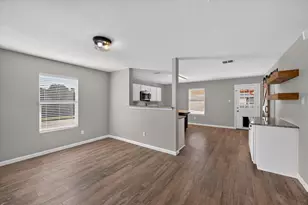 1337 Gayle St, Burleson, TX 76028 - Photo 10