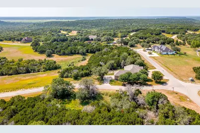 8401 Fullerton Drive, Cleburne, TX 76033 - Photo 40
