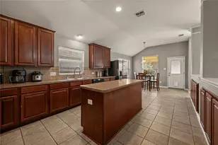 1205 Hickory Bend Ln, Fort Worth, TX 76108 - Photo 8