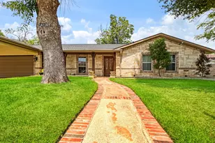1616 Springbrook St, Mesquite, TX 75149 - Photo 2