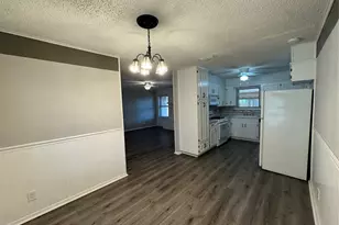 307 Ables St, Granbury, TX 76048 - Photo 8