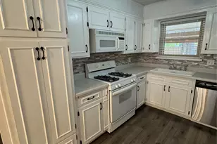 307 Ables St, Granbury, TX 76048 - Photo 10