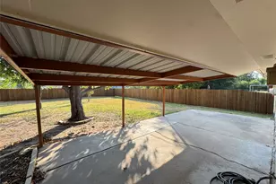 307 Ables St, Granbury, TX 76048 - Photo 22