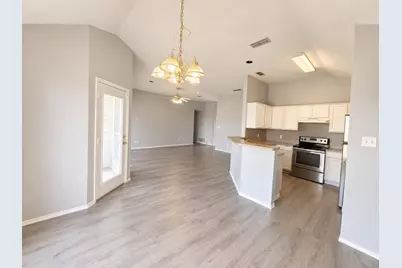 1817 Canterbury Circle, Fort Worth, TX 76112 - Photo 2