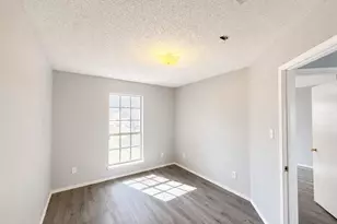 1817 Canterbury Cir, Fort Worth, TX 76112 - Photo 10
