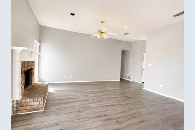 1817 Canterbury Circle, Fort Worth, TX 76112 - Photo 4