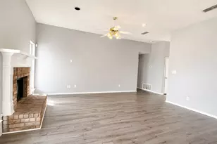 1817 Canterbury Cir, Fort Worth, TX 76112 - Photo 4