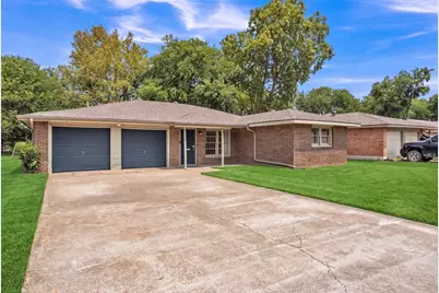 1116 Center Street, Cleburne, TX 76033 - Photo 2