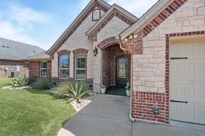 427 River Bank Lane, Granbury, TX 76049 - Photo 2