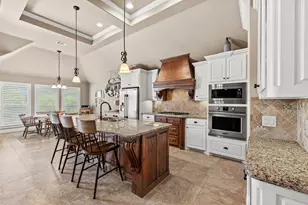 427 River Bank Ln, Granbury, TX 76049 - Photo 4