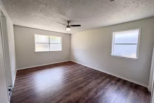 2136 Mountainview Dr, Hurst, TX 76054 - Photo 16