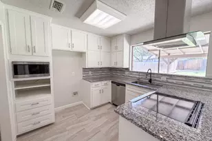 2136 Mountainview Dr, Hurst, TX 76054 - Photo 10