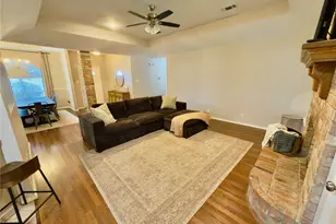 3910 Castlegate Dr, Paris, TX 75462 - Photo 2