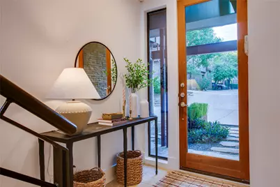 433 Trinity River Circle, Dallas, TX 75203 - Photo 2