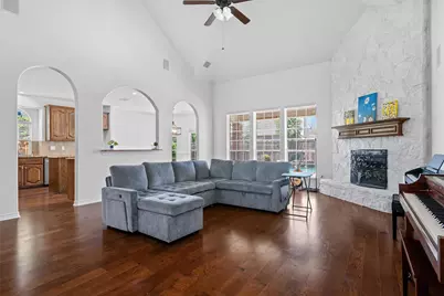 2932 Montalbo, Grand Prairie, TX 75054 - Photo 16