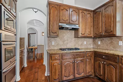 2932 Montalbo, Grand Prairie, TX 75054 - Photo 10