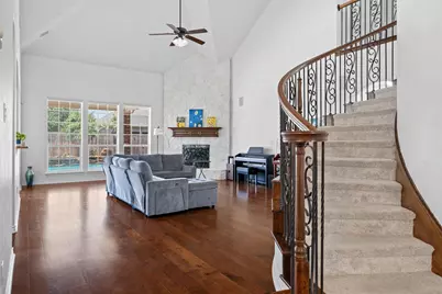 2932 Montalbo, Grand Prairie, TX 75054 - Photo 14