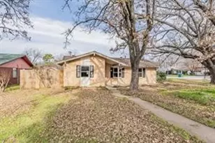 1721 Kay Ave, Bridgeport, TX 76426 - Photo 2