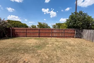 5244 New Castleton Ln, Fort Worth, TX 76135 - Photo 16