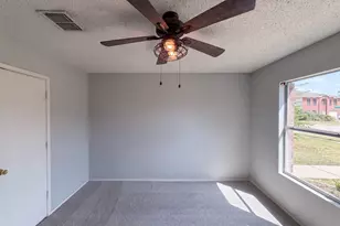 5244 New Castleton Ln, Fort Worth, TX 76135 - Photo 8