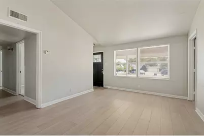 3221 Ridgeview Circle, Irving, TX 75062 - Photo 2