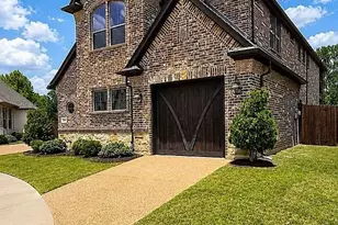 2828 Stadium View Dr, Fort Worth, TX 76118 - Photo 2