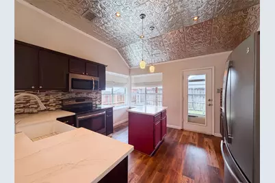 1688 Yellowstone Avenue, Lewisville, TX 75077 - Photo 2