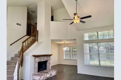 5202 Sherburne Drive, Arlington, TX 76018 - Photo 2