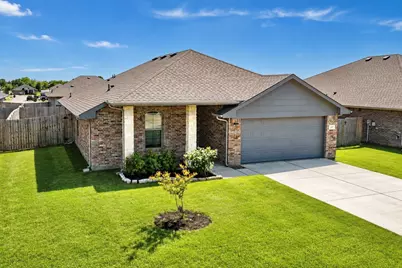 117 Willowbend Loop, Mabank, TX 75147 - Photo 2
