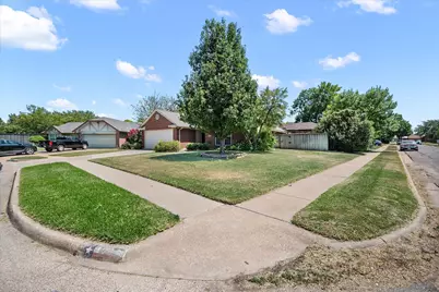 4209 Worth Forest Drive, Arlington, TX 76016 - Photo 2